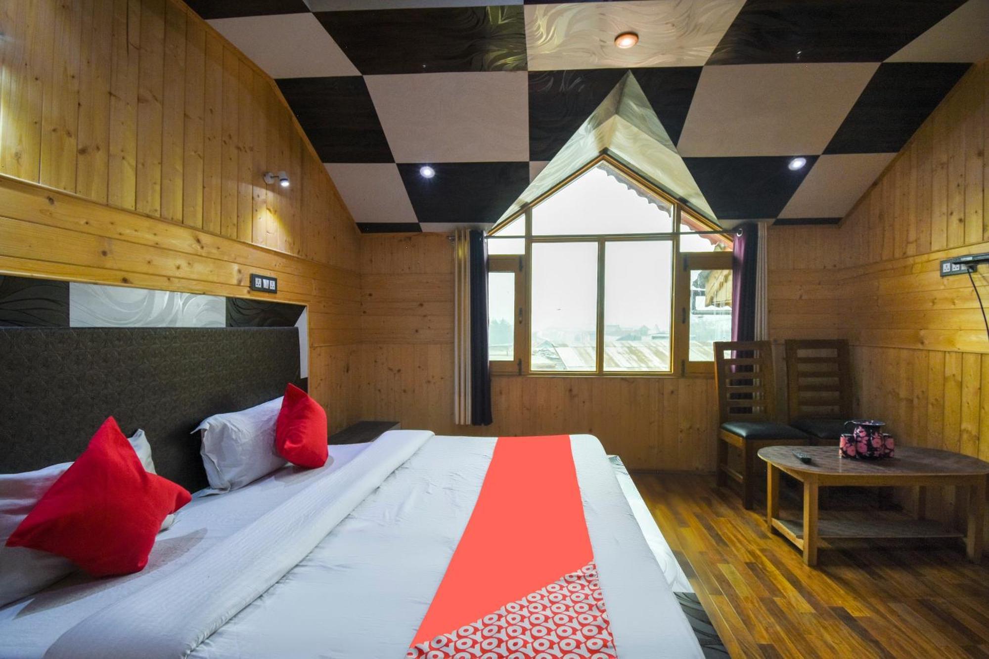 Oyo Hotel New Divine Kashmir Durgjan Екстериор снимка