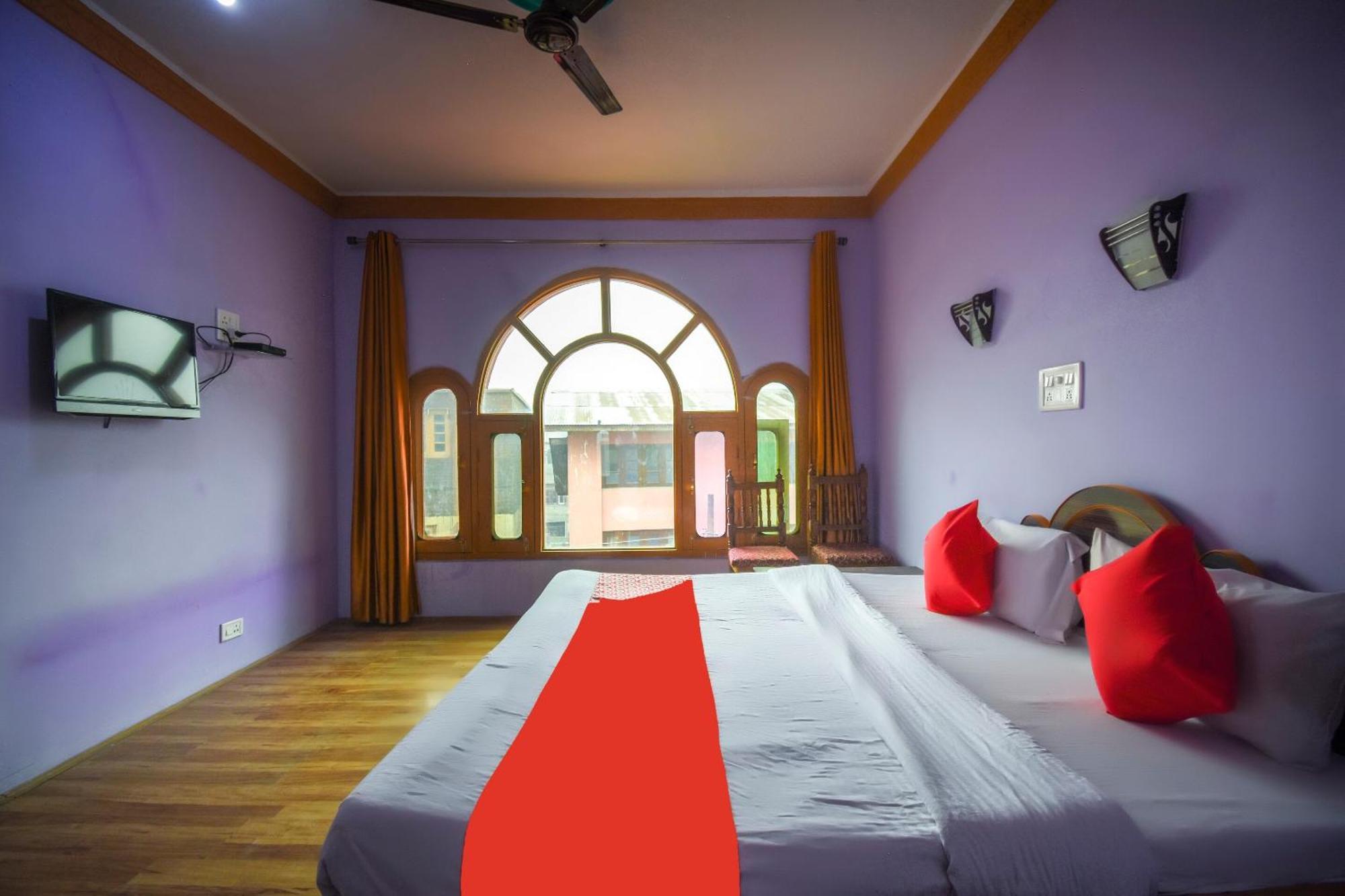 Oyo Hotel New Divine Kashmir Durgjan Екстериор снимка