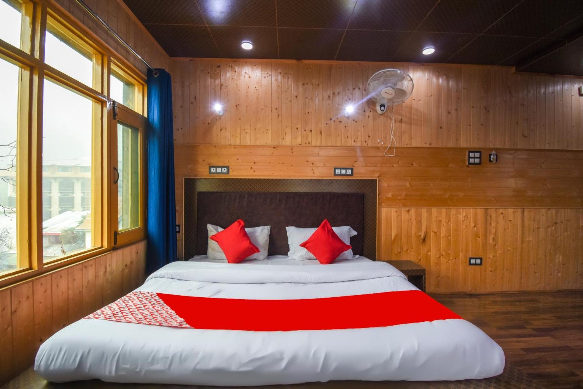 Oyo Hotel New Divine Kashmir Durgjan Екстериор снимка