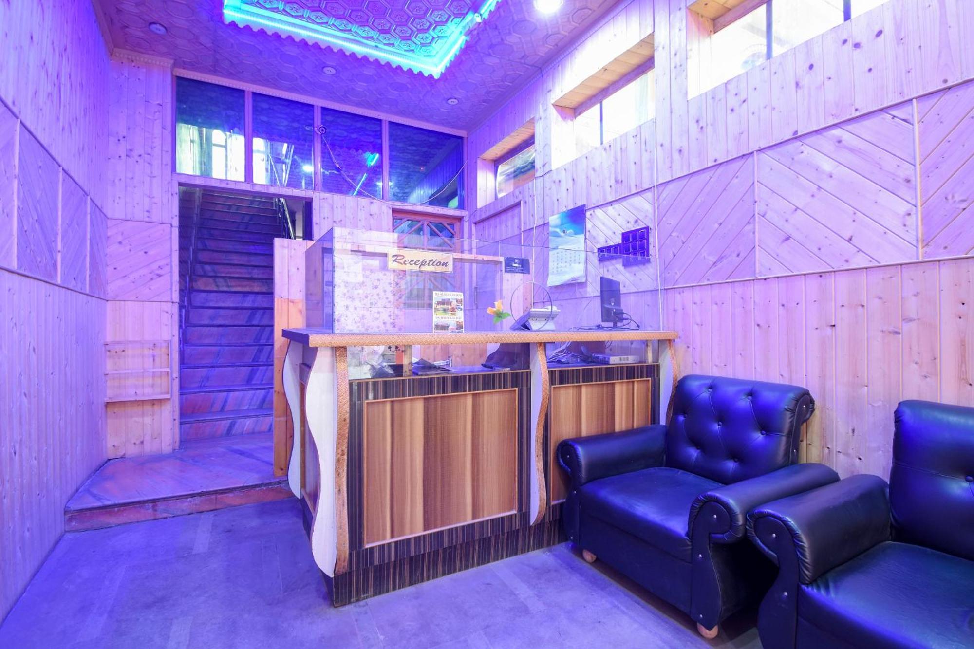 Oyo Hotel New Divine Kashmir Durgjan Екстериор снимка